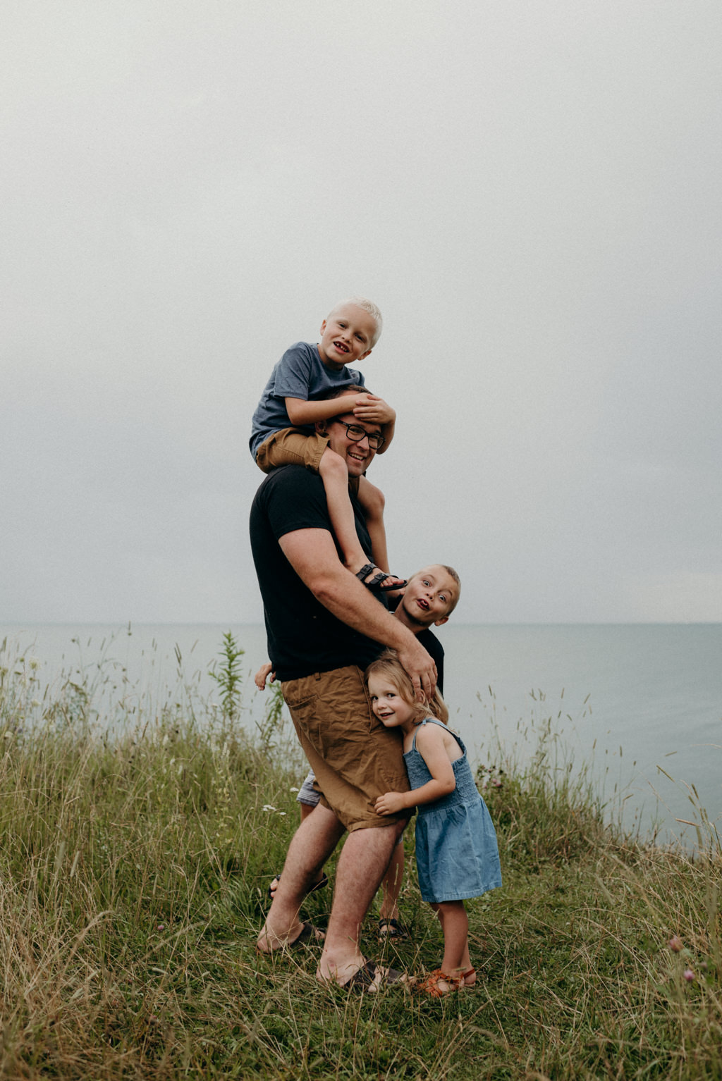 Rainy Ontario family shoot