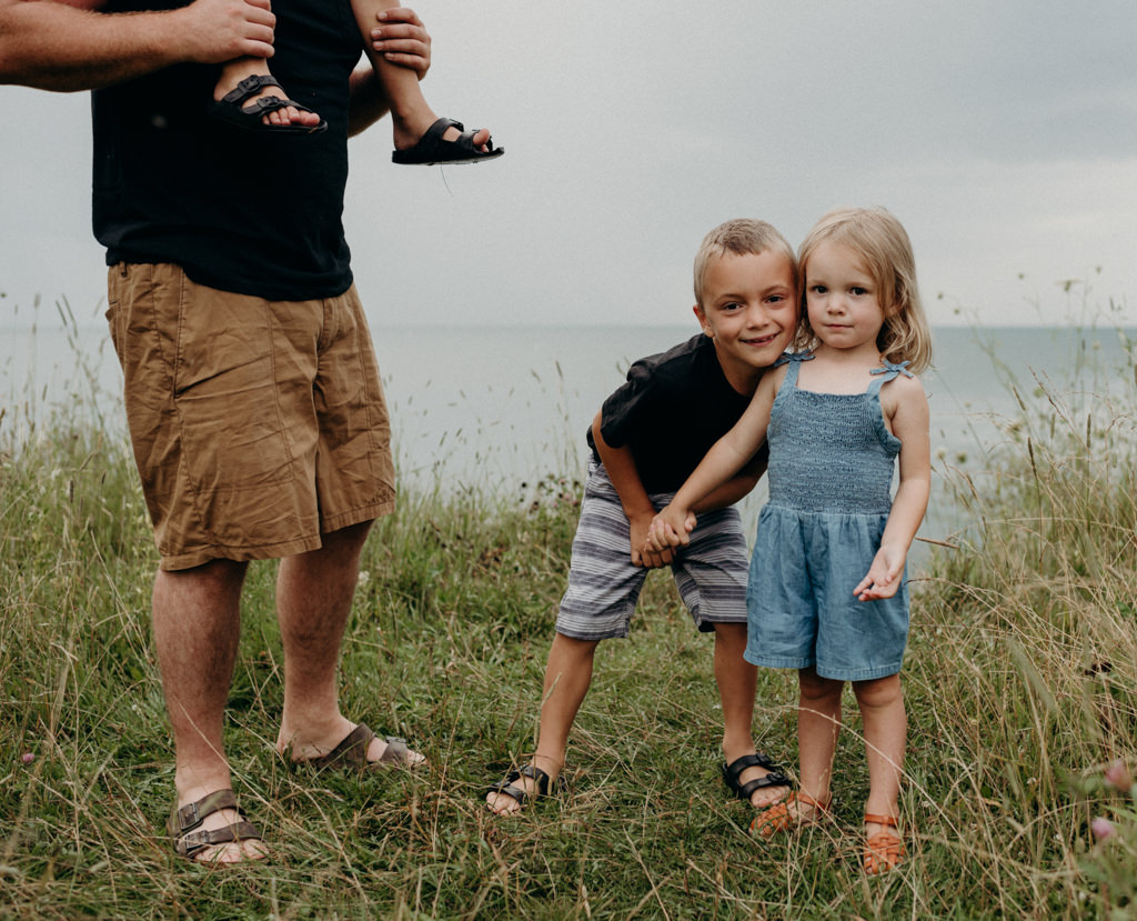 Rainy Ontario family shoot