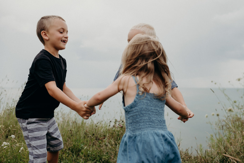 Rainy Ontario family shoot