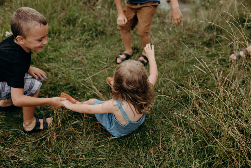 Rainy Ontario family shoot