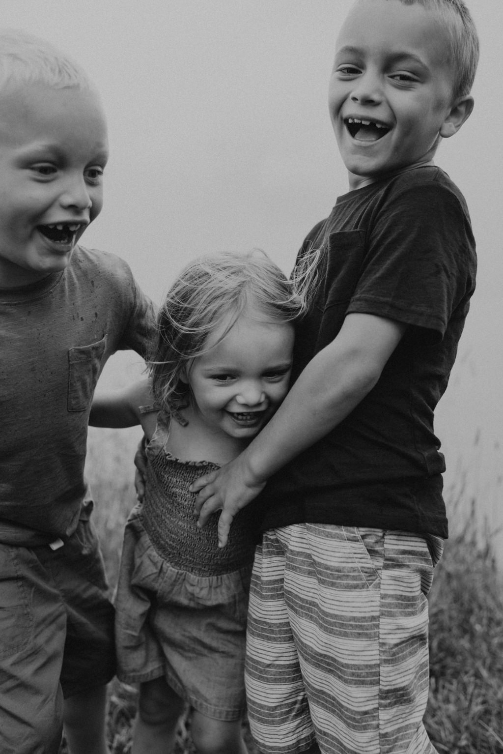 Rainy Ontario family shoot